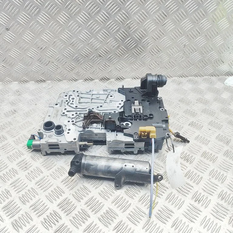 Käigukasti mehhatroonikaplokk (klapiplokk) – BMW 5-seeria F10 F11 (2009-2016)