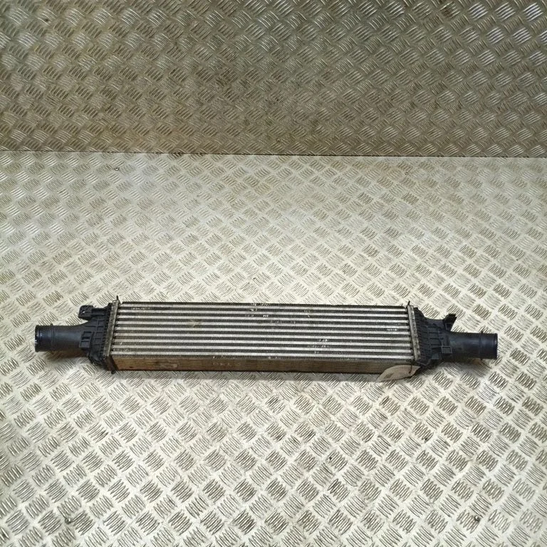 Vahejahuti radiaator 8K0145805P