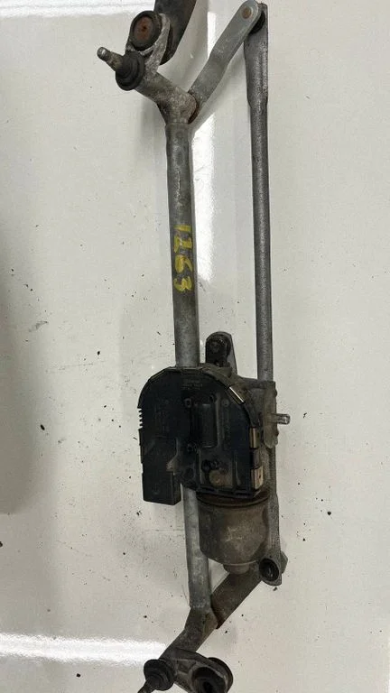 Front wiper linkage and motor – Skoda Octavia Mk2 (1Z) (2004-2013)