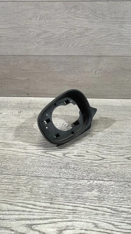 Spoguļa plastmasas apdare C0142119
