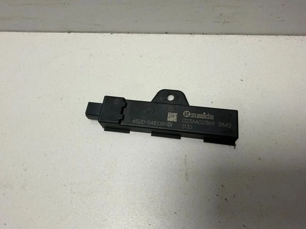 Keyless system antenna – BMW X7 G07 (2018-)