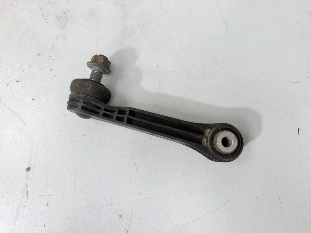 Aizmugurējais stabilizators – BMW 8. sērija G15 (2018-)