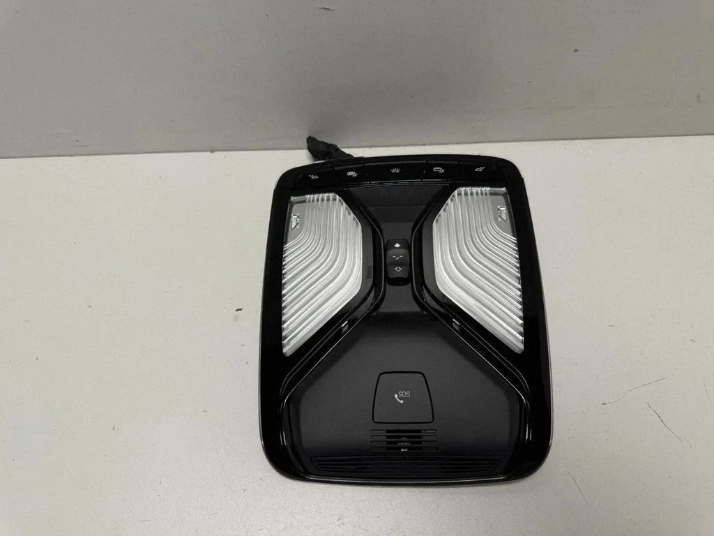 Esiistmete valgustustuli – BMW X7 G07 (2018-)