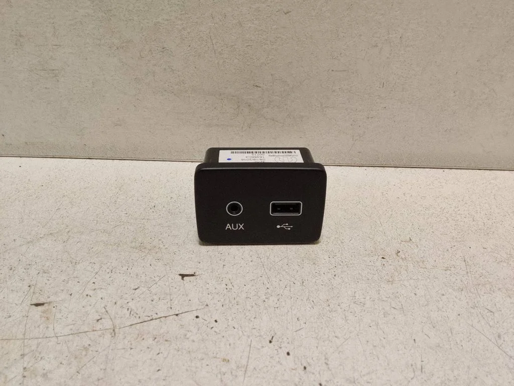 USB socket connector