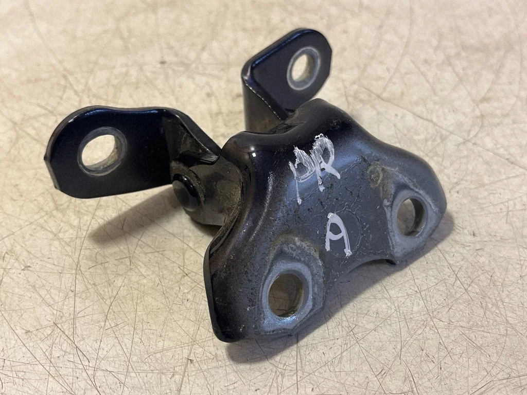 Front door lower hinge – Lexus ES 300h (7th Gen) (2018-2025)