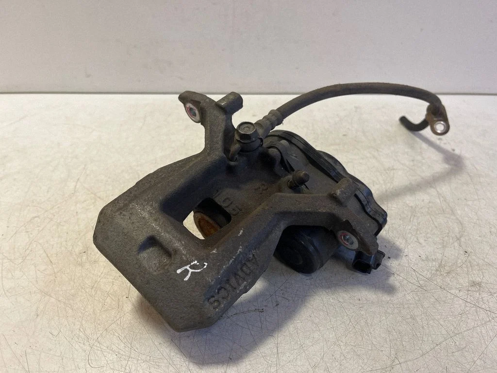 Tagumine pidurisadul – Lexus ES VII XZ10 (2018-2021)
