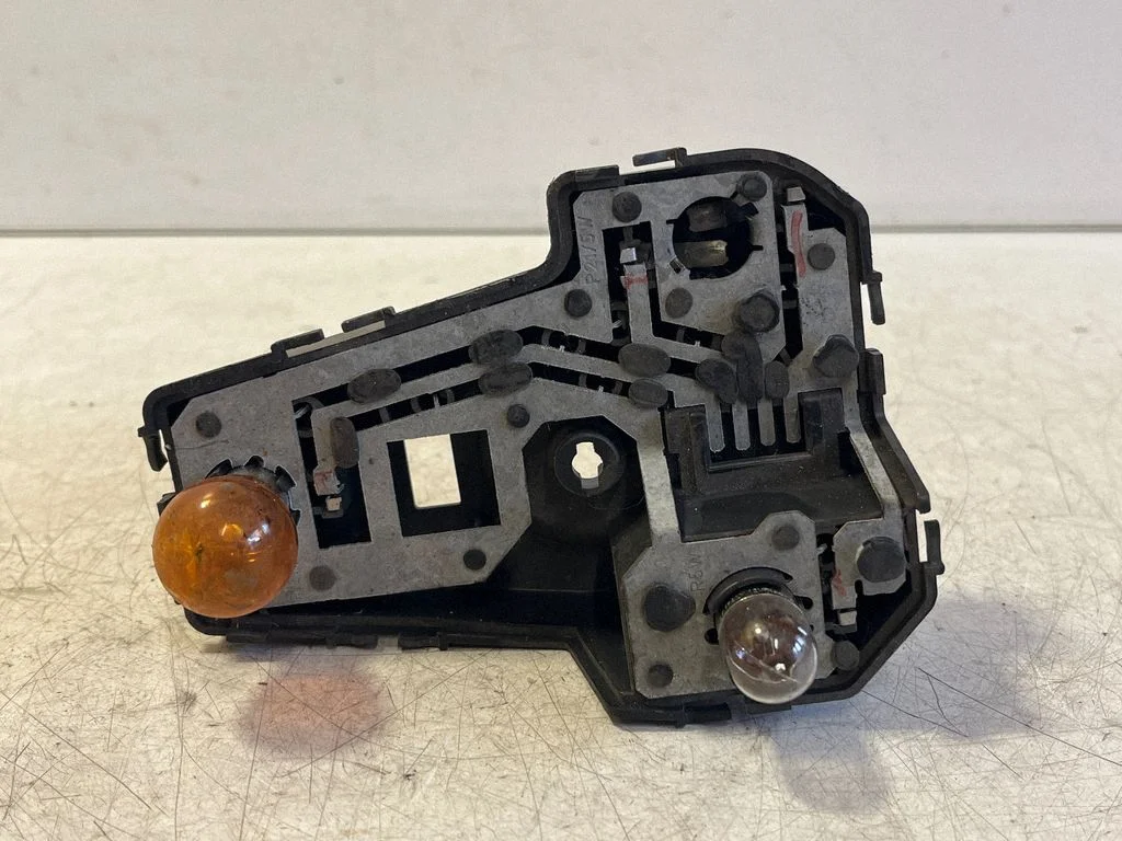 Pokrywa oprawki lampy tylnej – Ford Galaxy (2000-2006)