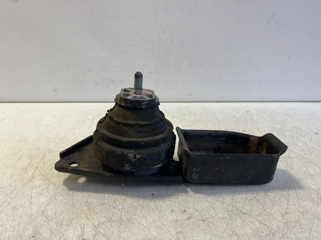 Engine mount bracket – Volkswagen Sharan (2001-2010)
