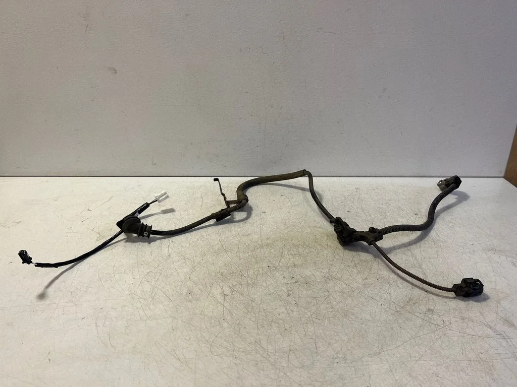 Rear ABS sensor wiring – Lexus ES 300h (7th Gen) (2018-2025)