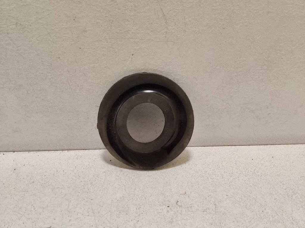 Rear coil spring rubber mount – Lexus ES 300h (7th Gen) (2018-2025)