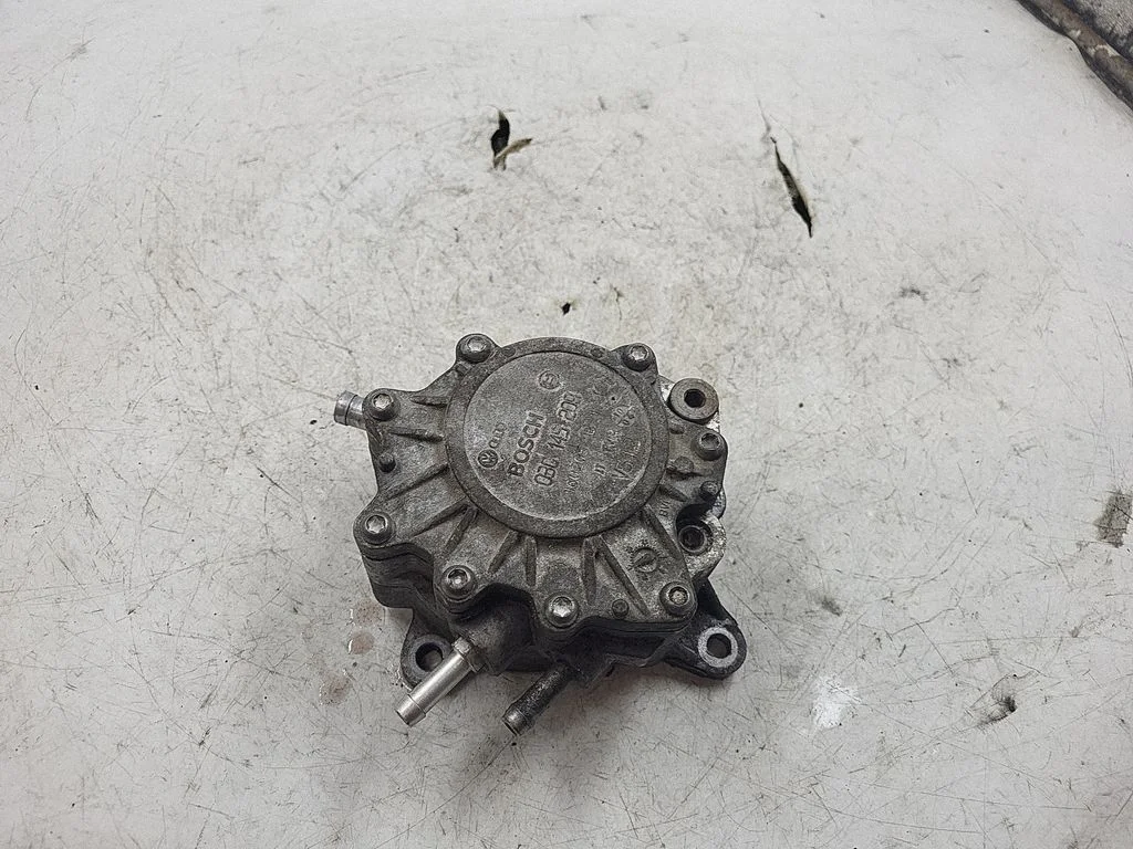 Vacuum pump – Audi A4 S4 B7 8E 8H (2005-2008)