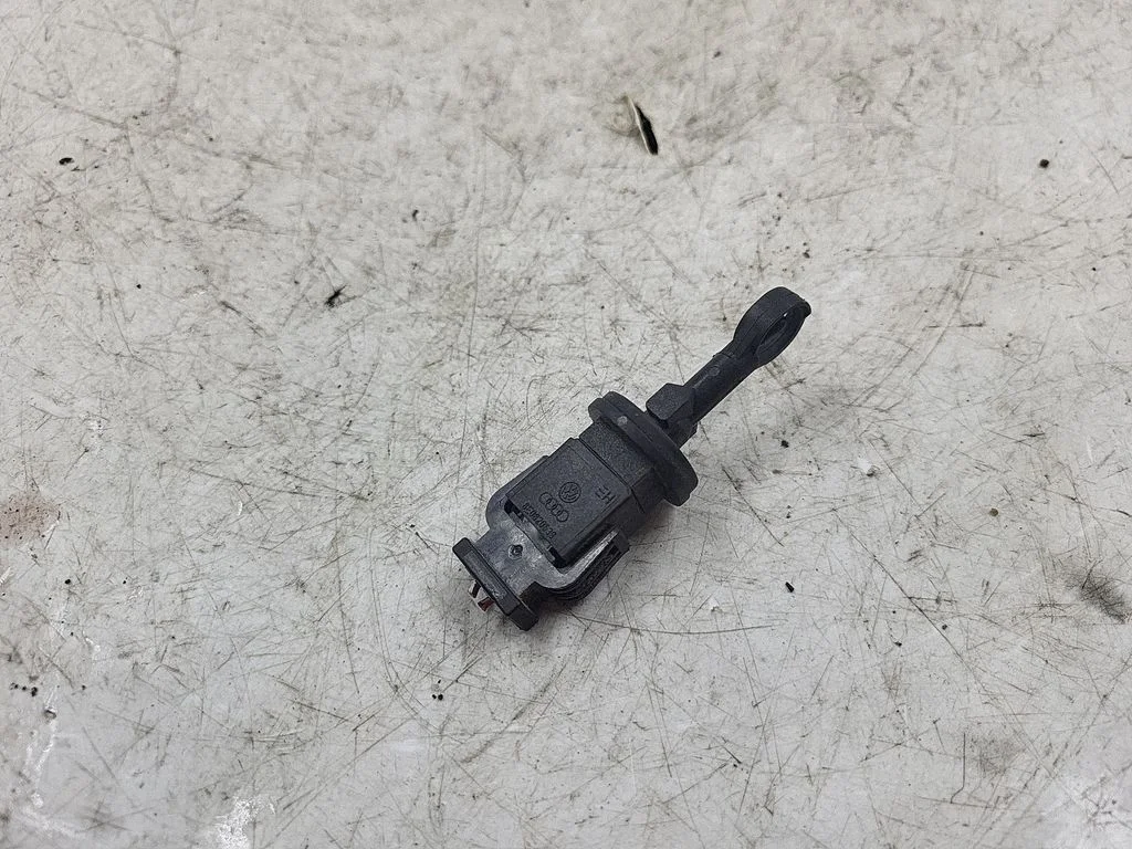Interior temperature sensor – Audi A4 S4 B7 8E 8H (2005-2008)
