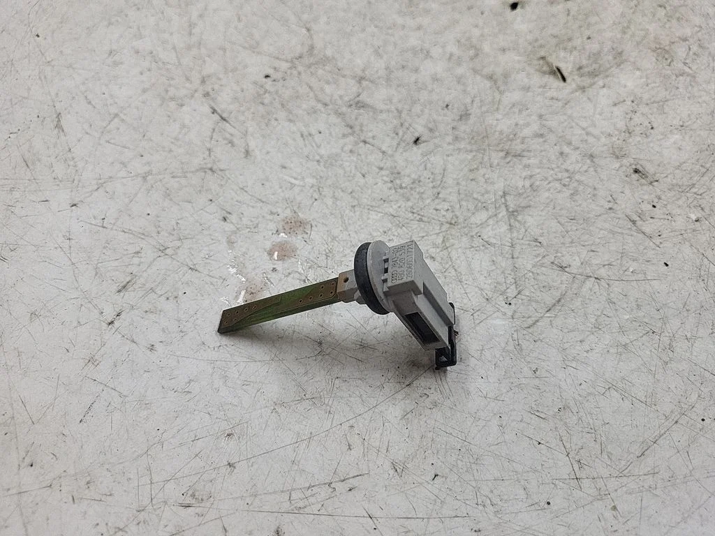 Interior temperature sensor – Audi A4 S4 B7 8E 8H (2005-2008)