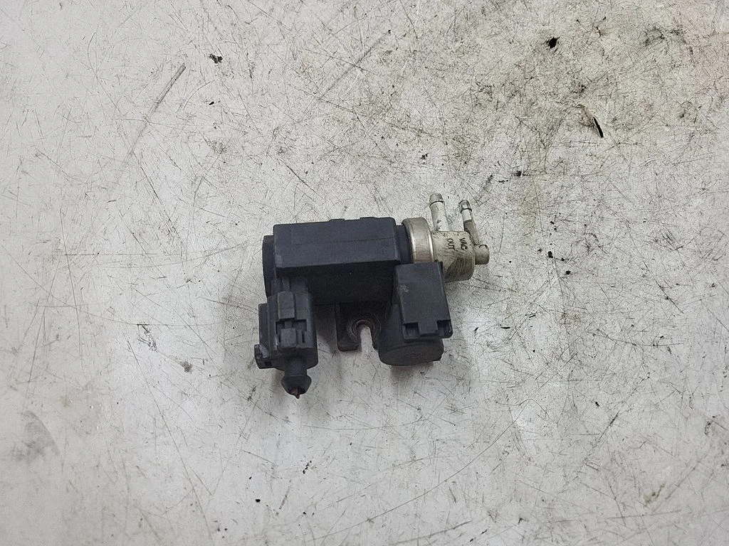 Zawór elektromagnetyczny turbo 8E0906627C
