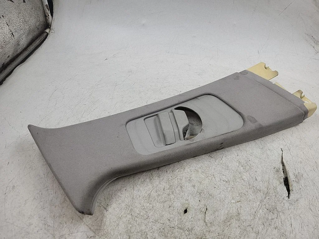 (B) pillar trim (top) 8193780