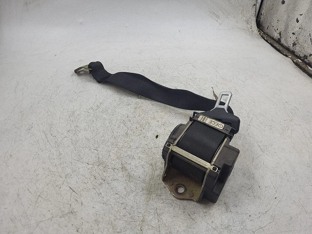 Tagumine turvavöö 16411C