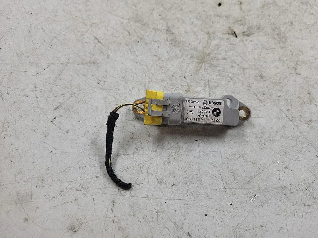 Airbag deployment crash/impact sensor 6911038