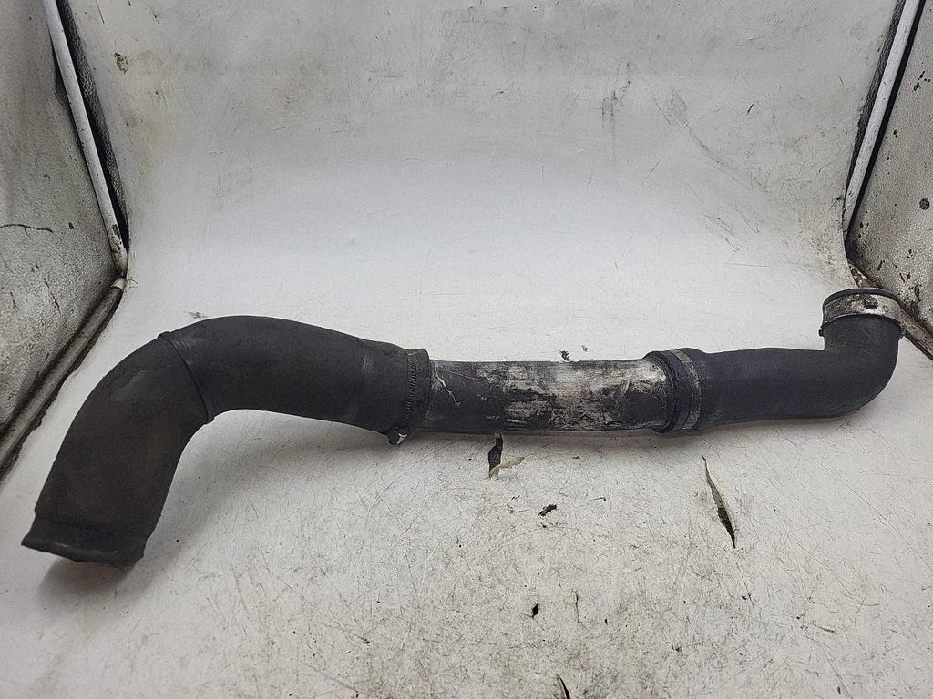 Intercooler hose/pipe