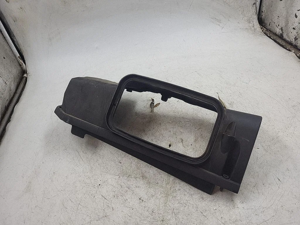 Air filter box cover – BMW 3 Series E46 (1998-2005)