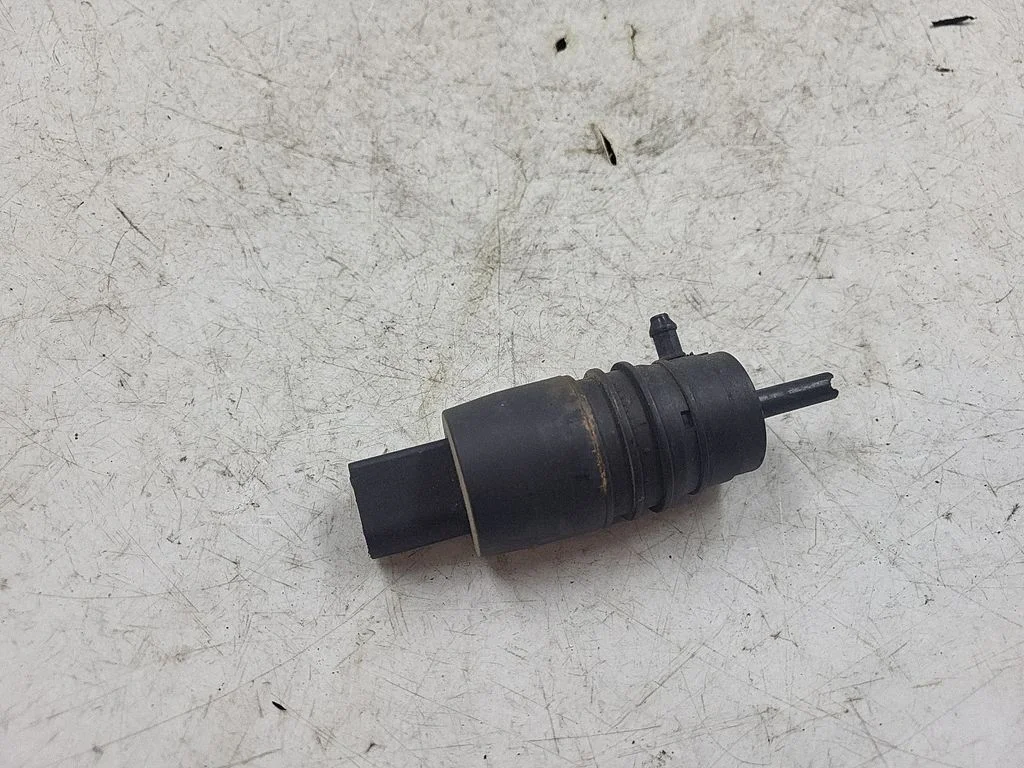 Windscreen/windshield washer pump – BMW 3 Series E46 (1998-2005)