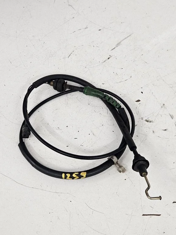 Throttle cable – Volkswagen Transporter - Caravelle T4 (1991-2003)