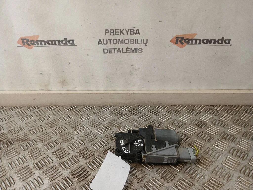 Aizmugurējā loga pacēlāja motoriņš – aizmugurējā labā