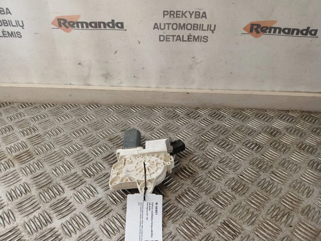 Tagaukse aknatõstuki mootor 106365104