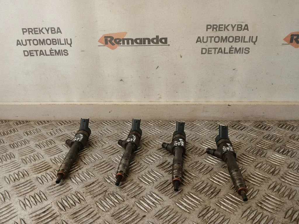 Fuel injectors set 8200389369