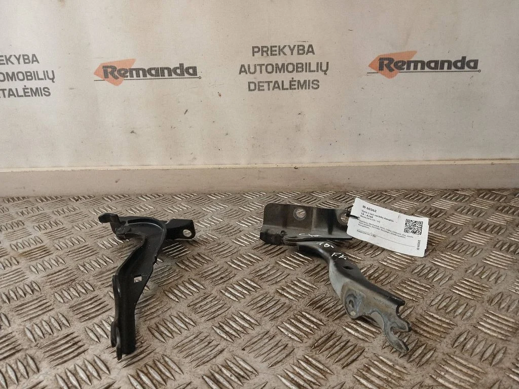 Motora pārsega eņģe (-es)