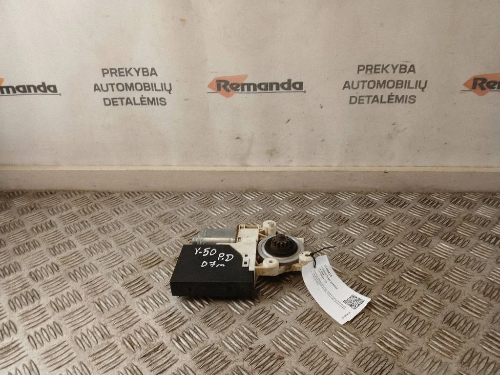 Priekšējā loga pacēlāja motoriņš 30773907AA