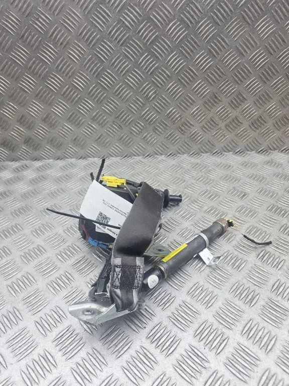 Aizmugurējā drošības josta A2228600585