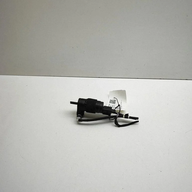 Klaasipesuvedeliku pump (klaaside) 8K9955647