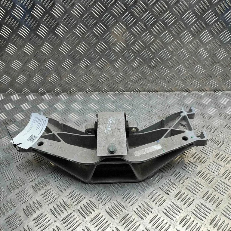 Gearbox mounting bracket – Jaguar F-Pace (2016-)