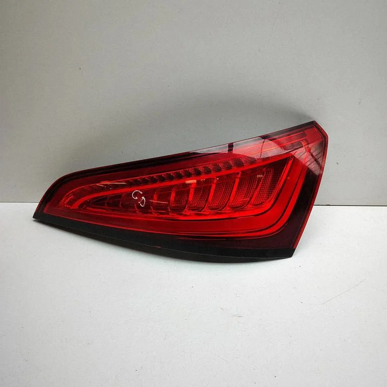 Tagatuli keres 8R0945094C
