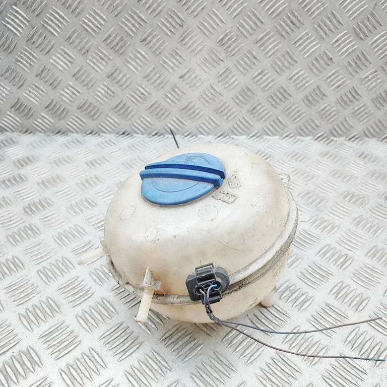 Coolant expansion tank/reservoir 7H0121407C