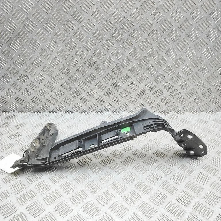 Rear bumper mounting bracket 7H0807394C