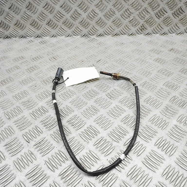 Oil temperature sensor 03L906088BN