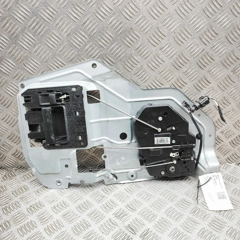 Sliding door lock 7H0827201BA