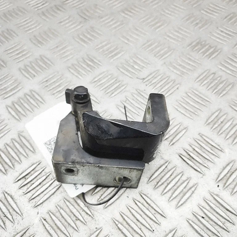 Front door upper hinge – Volkswagen Transporter - Caravelle T5 (2003-2015)