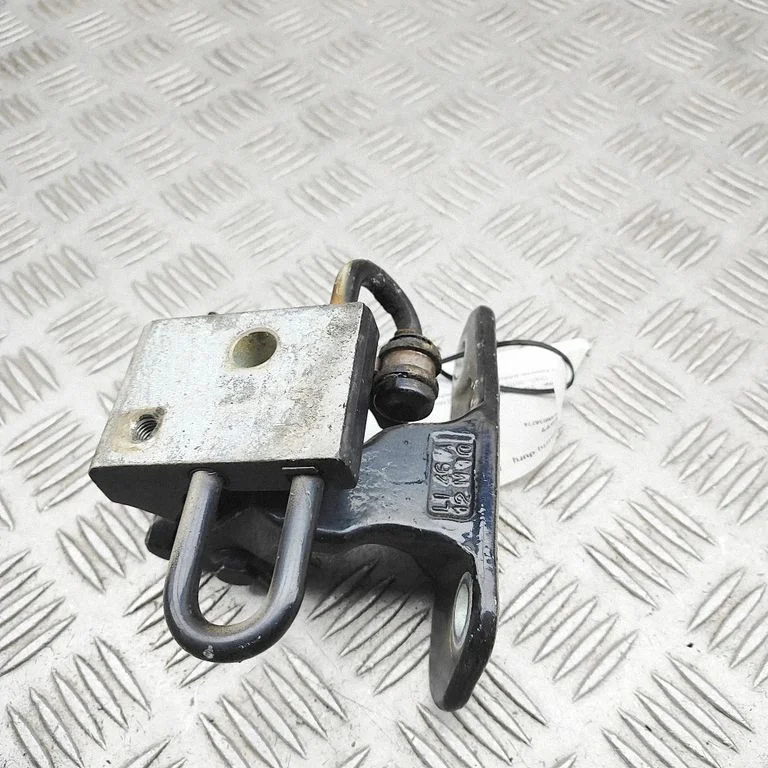 Front door upper hinge 7H0831411B