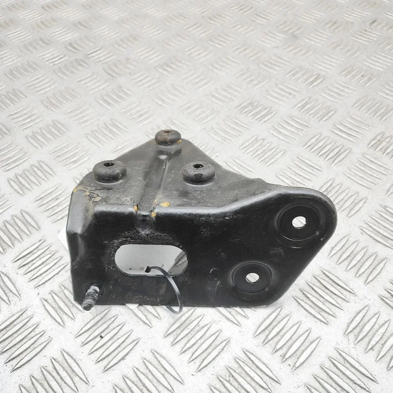Wspornik pompy ABS – Volkswagen Transporter - Caravelle T5 (2003-2015)