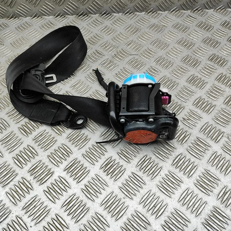 Priekšējā drošības josta 8U0857706C