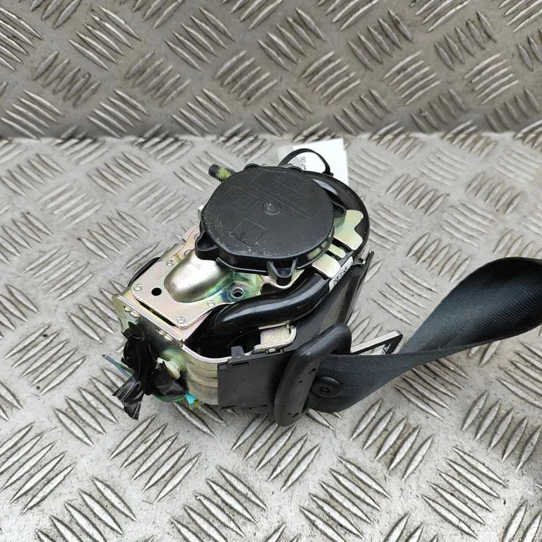 Rear seatbelt 650644600A