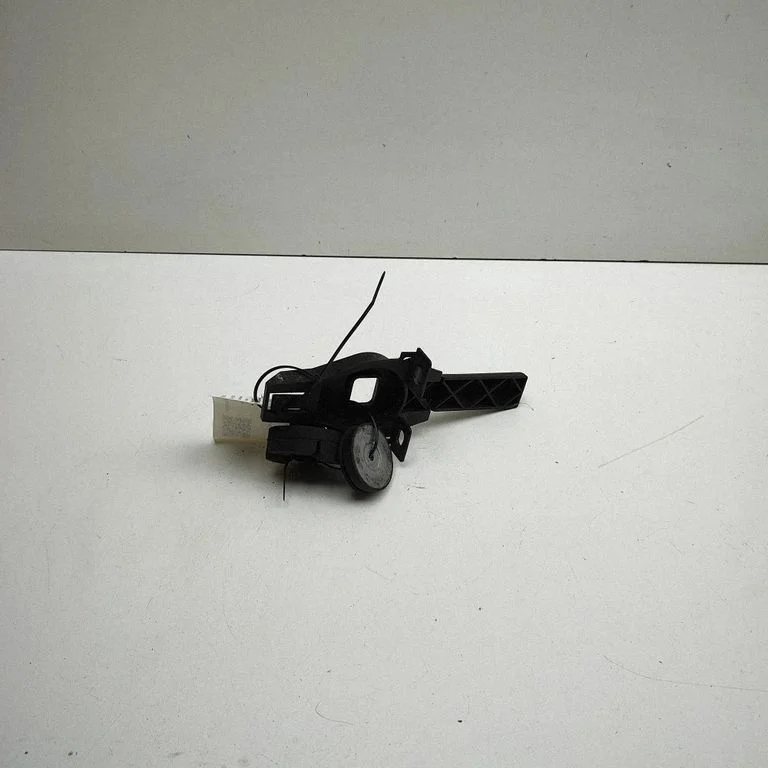 Radiaatori tugipaneeli klamber 8K0121276A