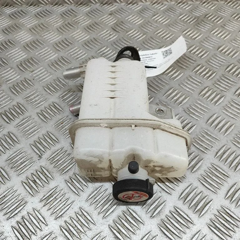 Dzesēšanas šķidruma izplešanās tvertne G910G42010