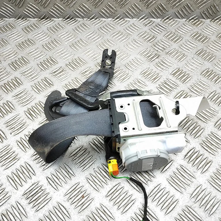 Rear seatbelt 9Y0857805J