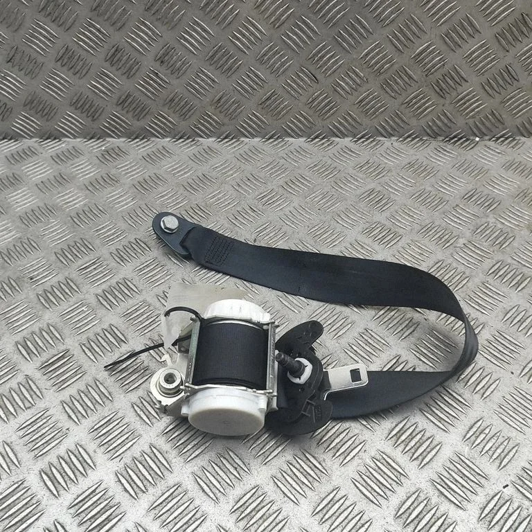 Rear seatbelt 34134774C