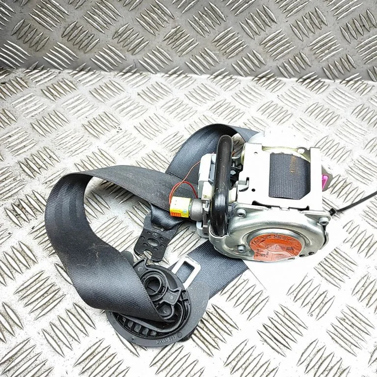 Front seatbelt 9Y0857706G