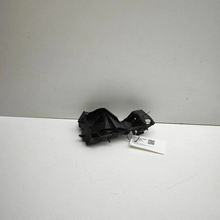 Esistange kinnitusklamber 8R0807284C