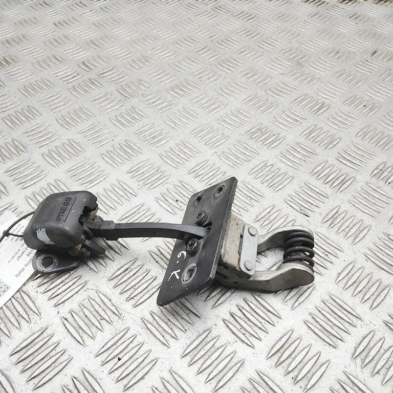 Rear door check strap stopper 7H0827725A